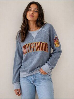 Harry Potter Gryffindor Crewneck Sweatshirt Womens XS Gray Universal Studios